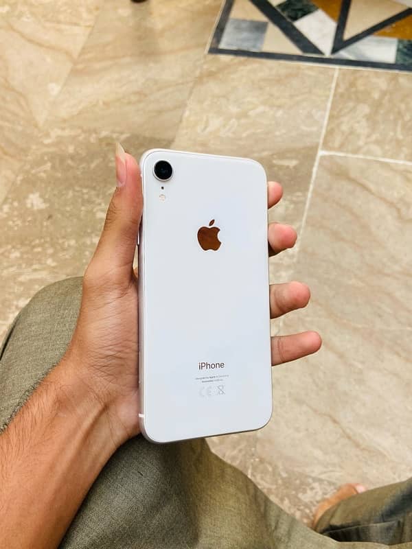 iphone xr 64GB 1