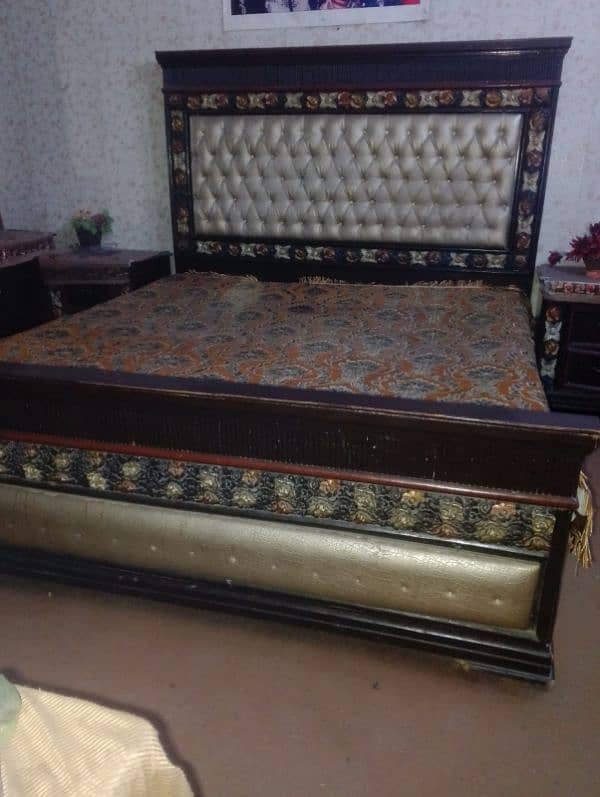 king size bed with side tables and dressing 1