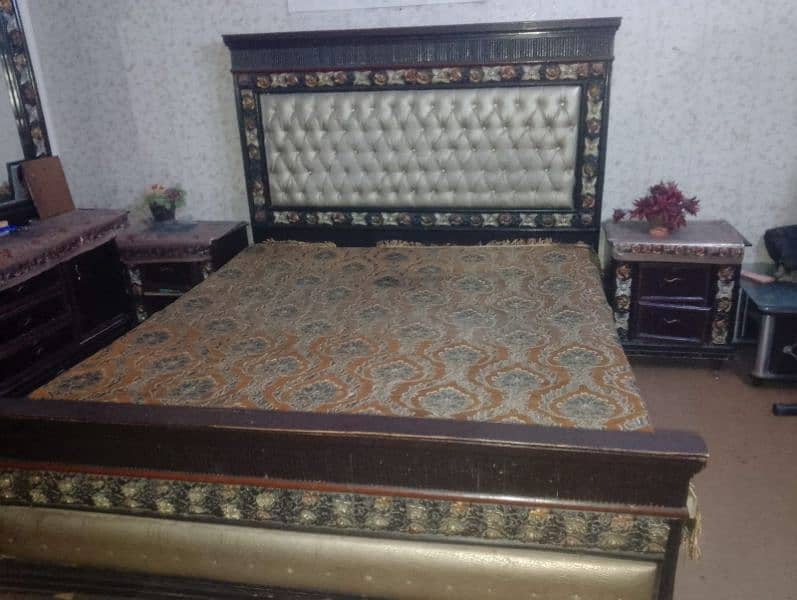 king size bed with side tables and dressing 3