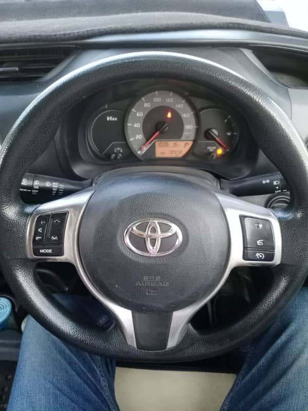 Toyota Vitz 2014 8