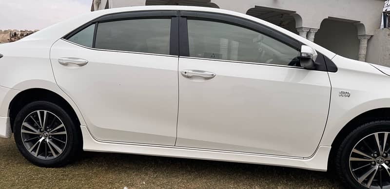 Toyota Altis Grande 2022 1