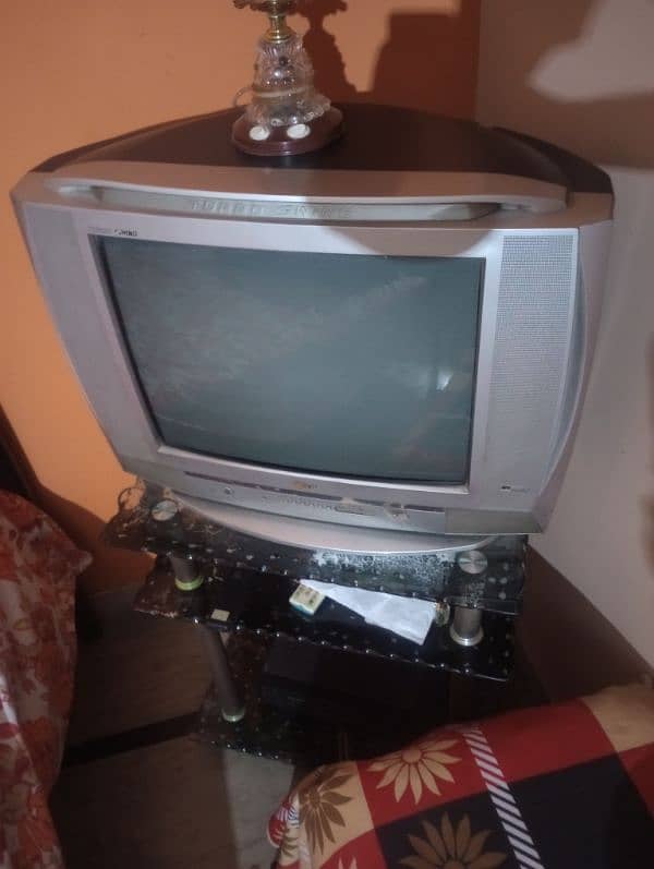 Tv. . . 0