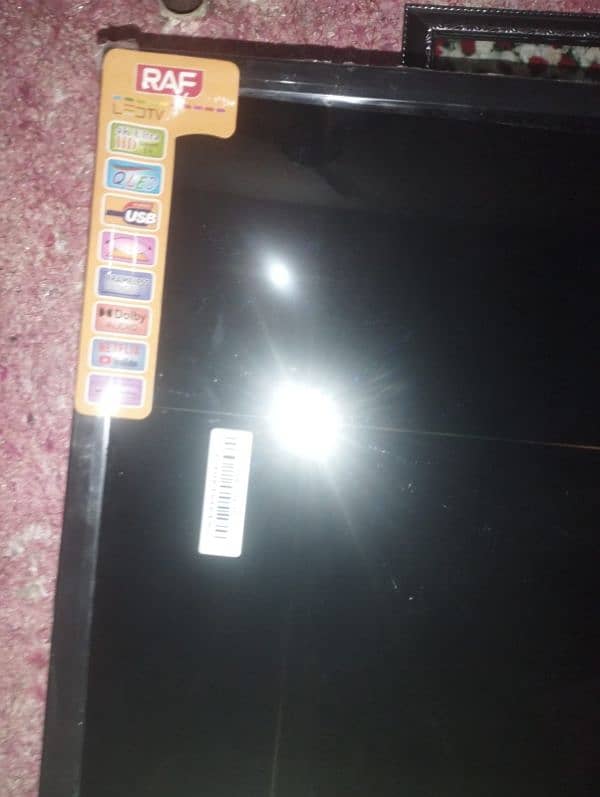 32 Inch LCD Samsung Brand New 3