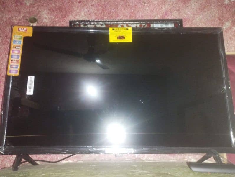 32 Inch LCD Samsung Brand New 4