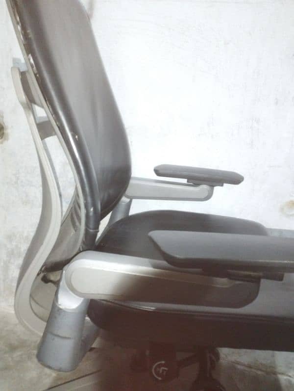 ergonomic chair 2