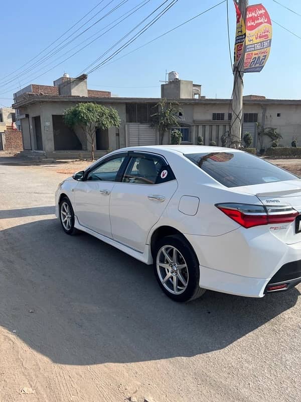 Toyota Corolla Altis 2015 6