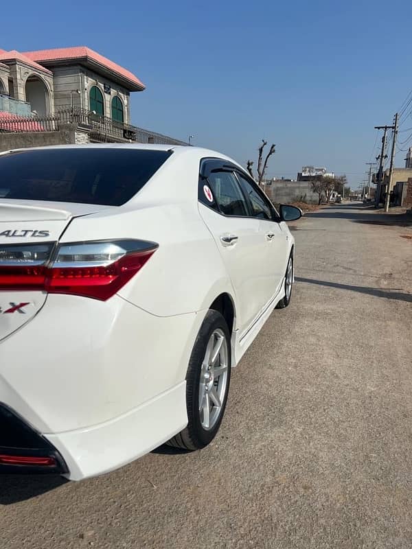 Toyota Corolla Altis 2015 11