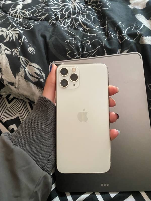 iphone 11pro /non-pta 1