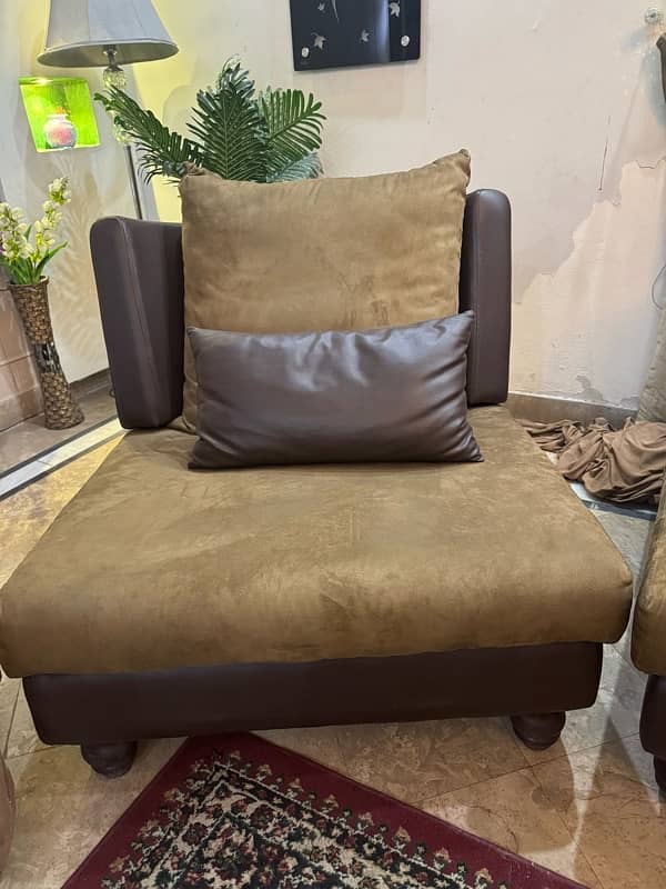 slightly used sofa set 1