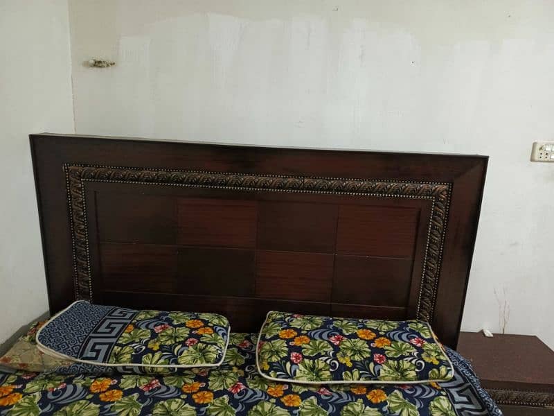 King size bed with side table 3