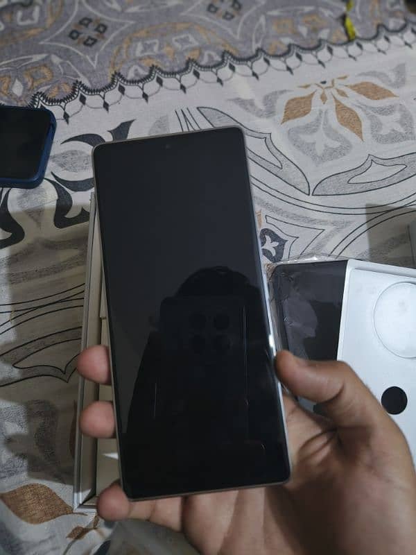 camon 30 pro 5G 8