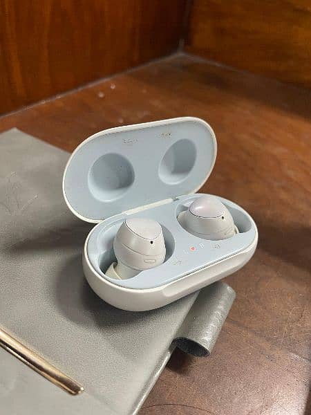 Original Samsung Galaxy buds white with box tuned by AKG 2