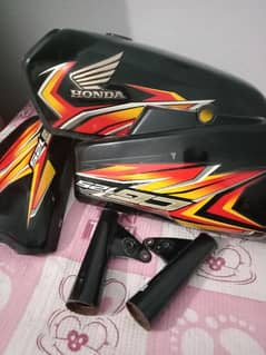 fuel tank and side tapay Honda 125