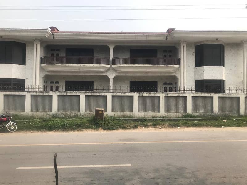 Corner Bungalow For Sale In F-10, Islamabad. 1111 sq yards 5