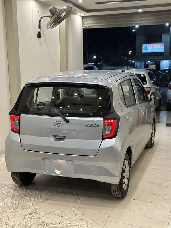 Daihatsu Mira 2021 4