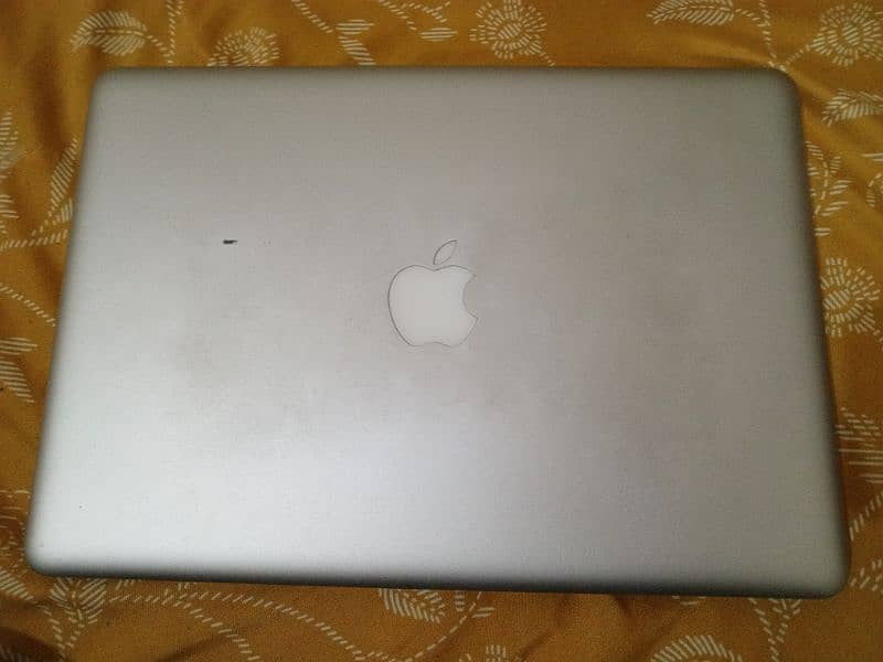 Apple MacBook Pro 0