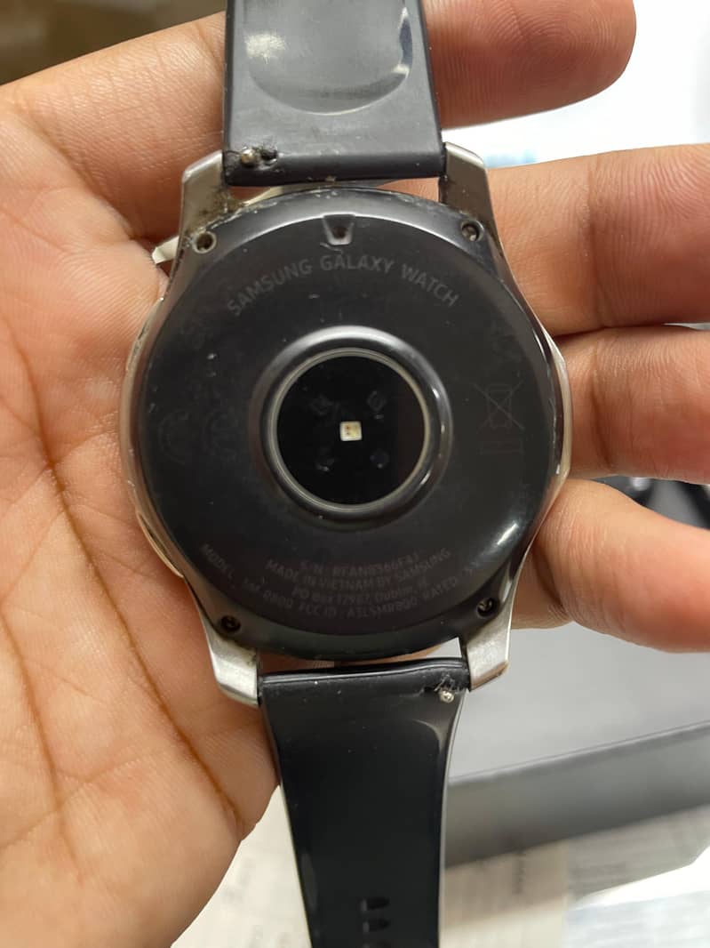  For Sale: Samsung Galaxy Watch SM-R800 (46mm, Silver) – Excellent 6