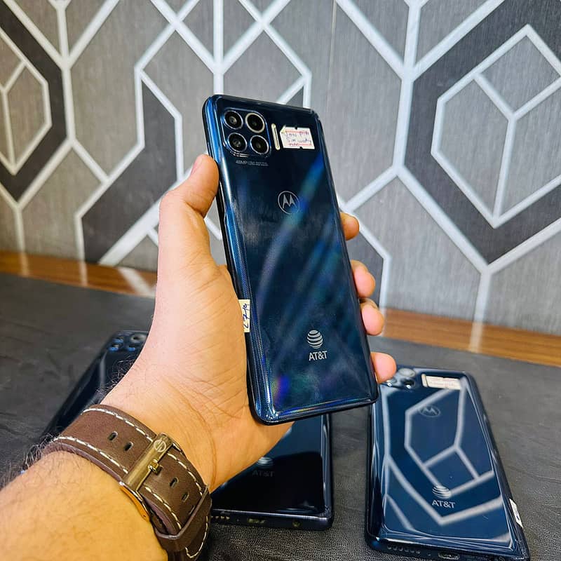 Motorola One 5G 4