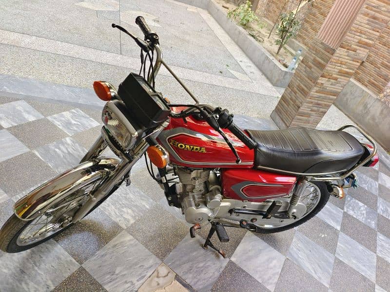 HONDA 125 SELF START BLACK 2