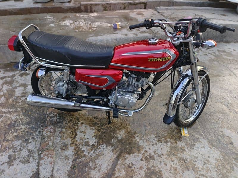 HONDA 125 SELF START BLACK 10