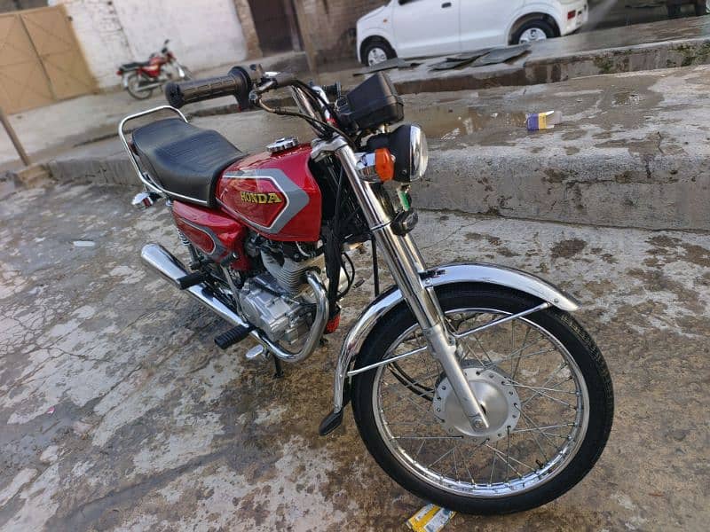 HONDA 125 SELF START BLACK 11