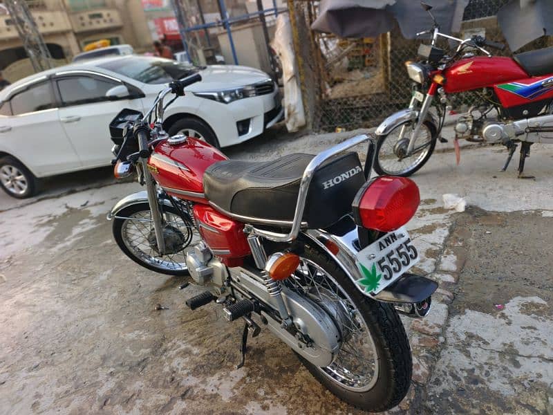 HONDA 125 SELF START BLACK 14