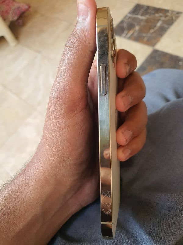 iphone 12 pro Urgent sale 4