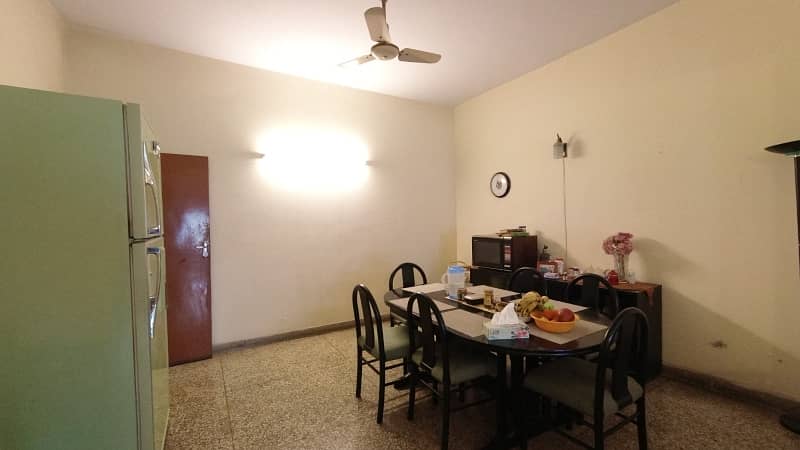 Prime Location 600 Square Feet Flat In Only Rs. 50000 6