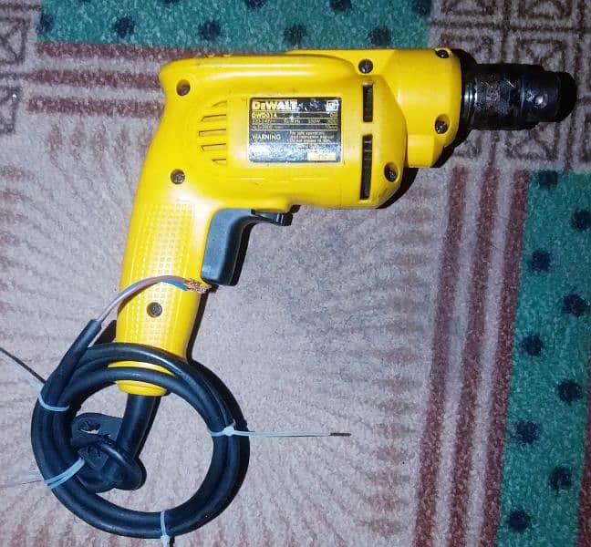 Dewalt Drill Machine 1