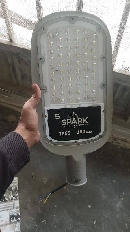 spark 100w led light 0