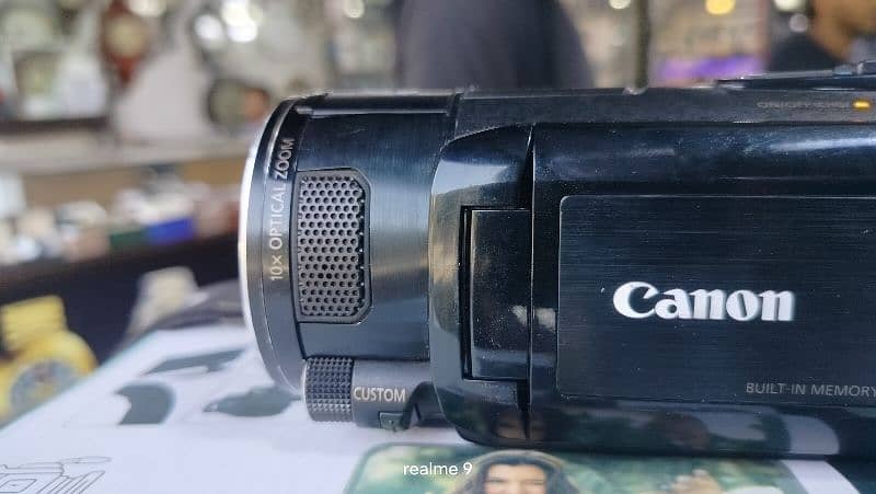 Canon Professional Handycam | Camcorder | IVIS HFS11 7