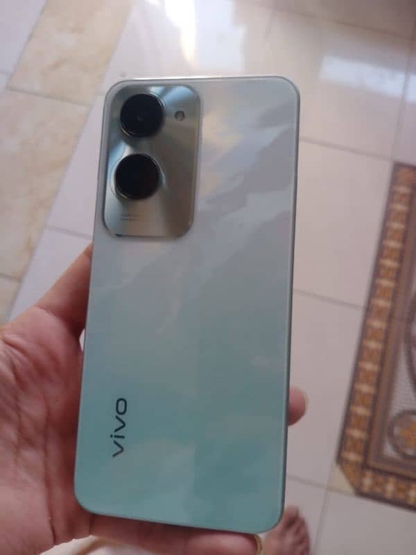 vivo y18 10 by 10 condition only 3 month used 0