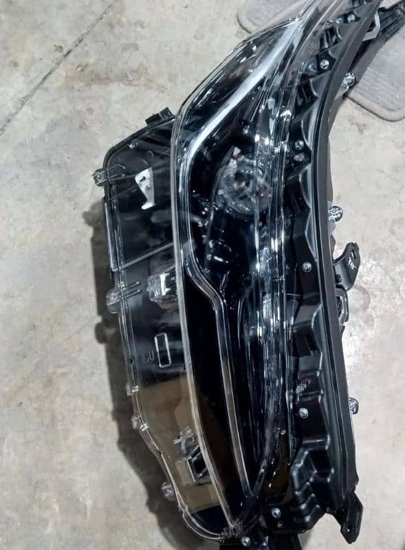 Toyota Fortuner original headlight 100% 0