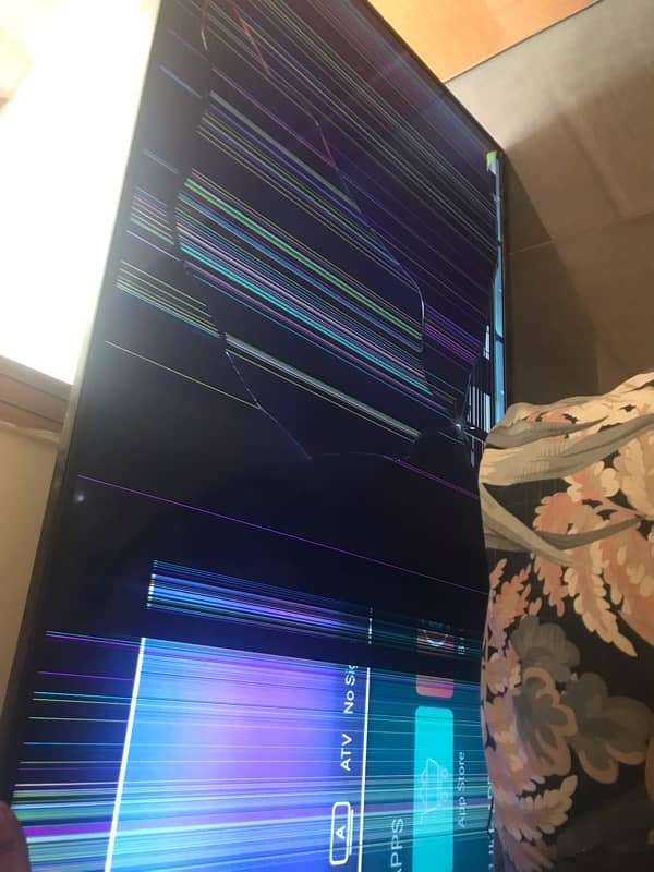 sony smart led 62” crack screen 1