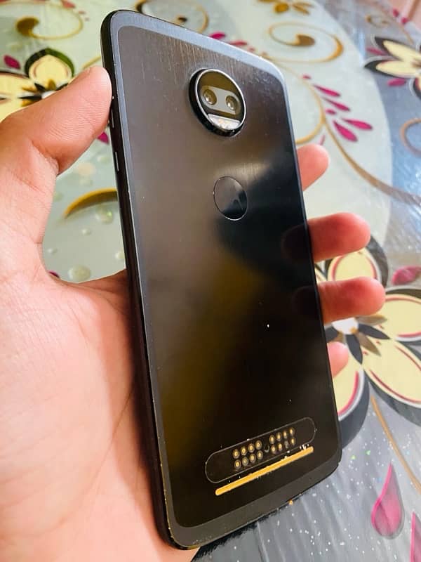 Motorola Moto z2 force 5