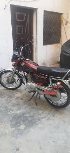 Honda 125 neat & clean