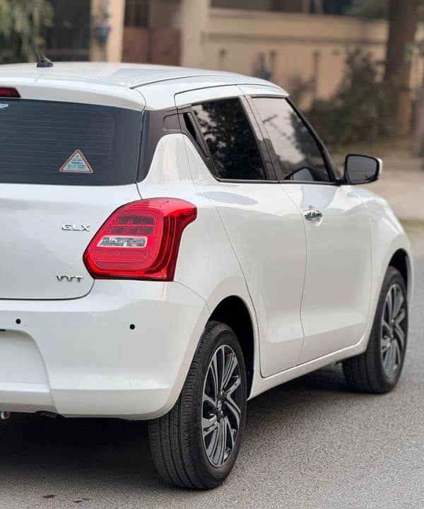 Suzuki Swift GLX VVT 2024 Already Bank Leased 5