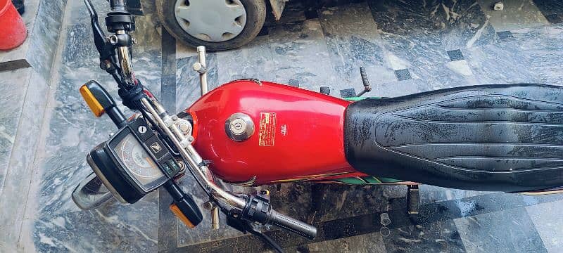 Honda CD70 total genuine bike just buy and use 9