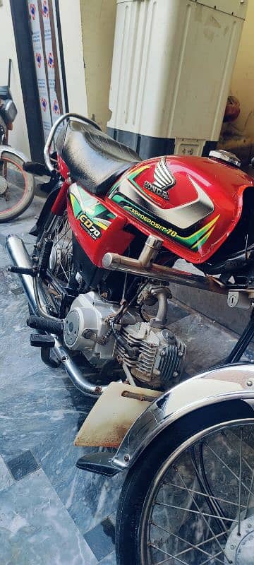 Honda CD70 total genuine bike just buy and use 11