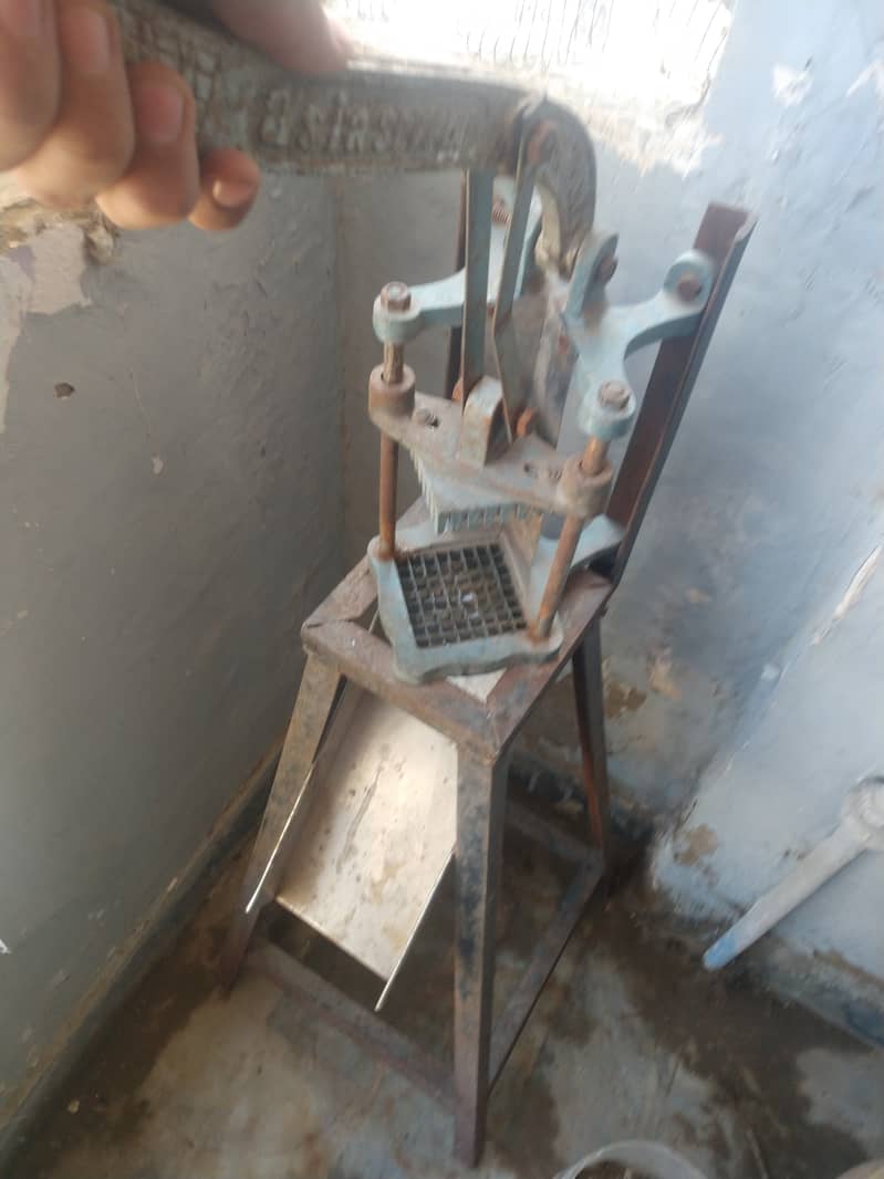 Potato chips chopper with stand. French fries cutter with Iron Stand 1