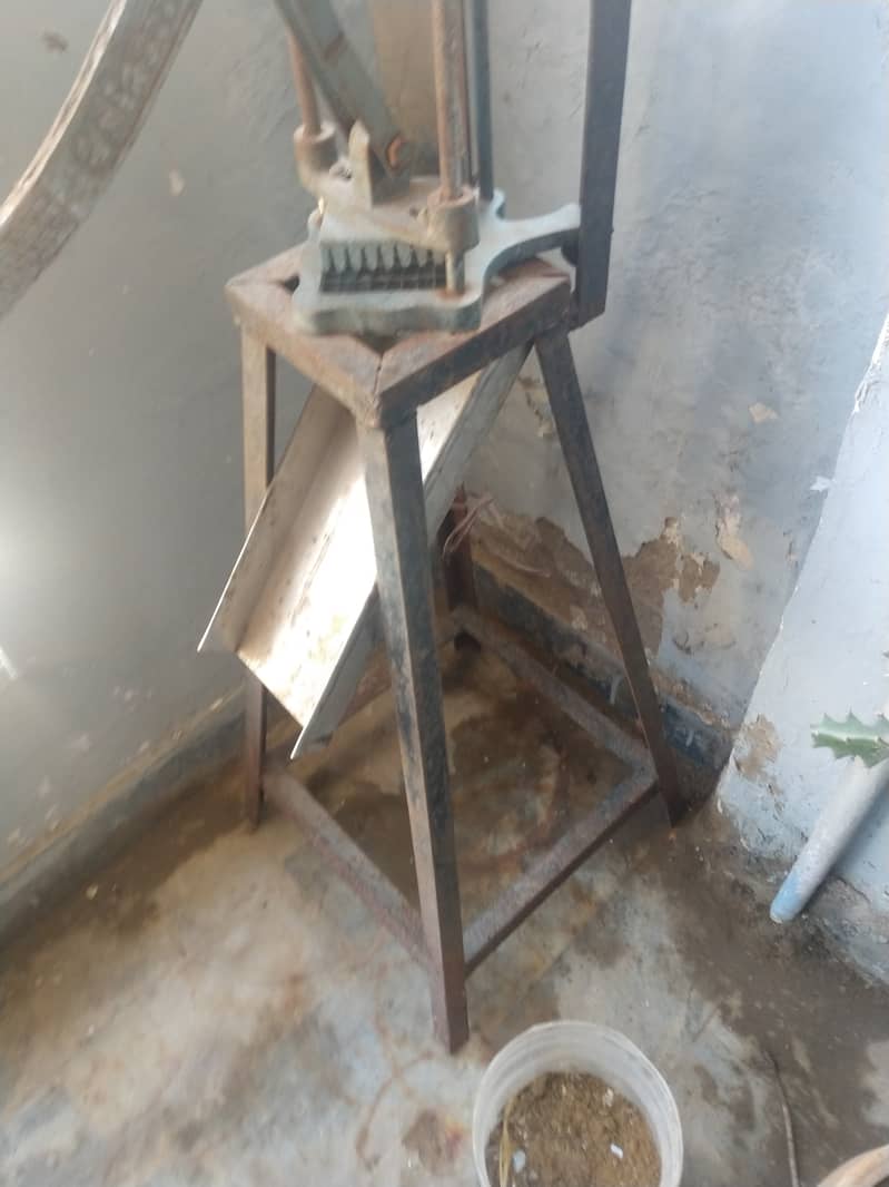 Potato chips chopper with stand. French fries cutter with Iron Stand 6