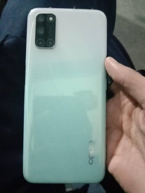 Oppo A52 4/128 with original box and charger 3