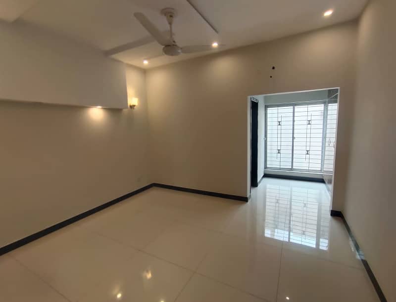 10 Marla House For Sale In Bahria Town Lahore 9