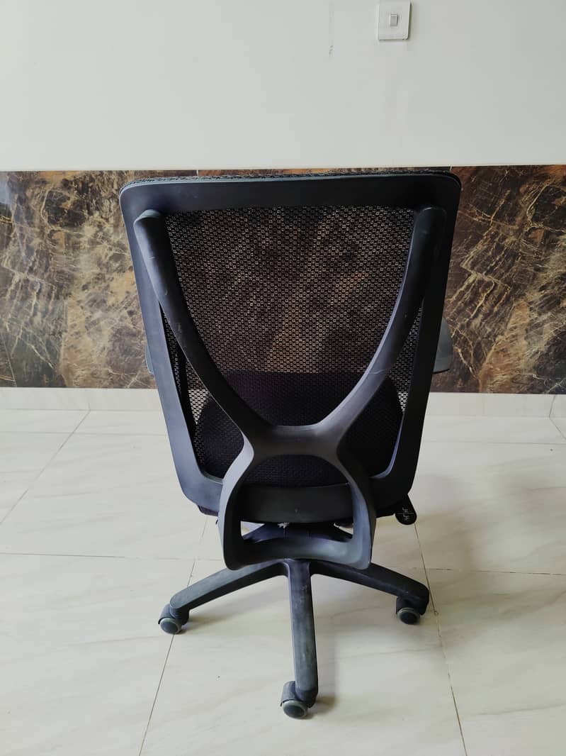 Used Revolving Office Chairs – Comfortable & Durable | Bulk Discount 2