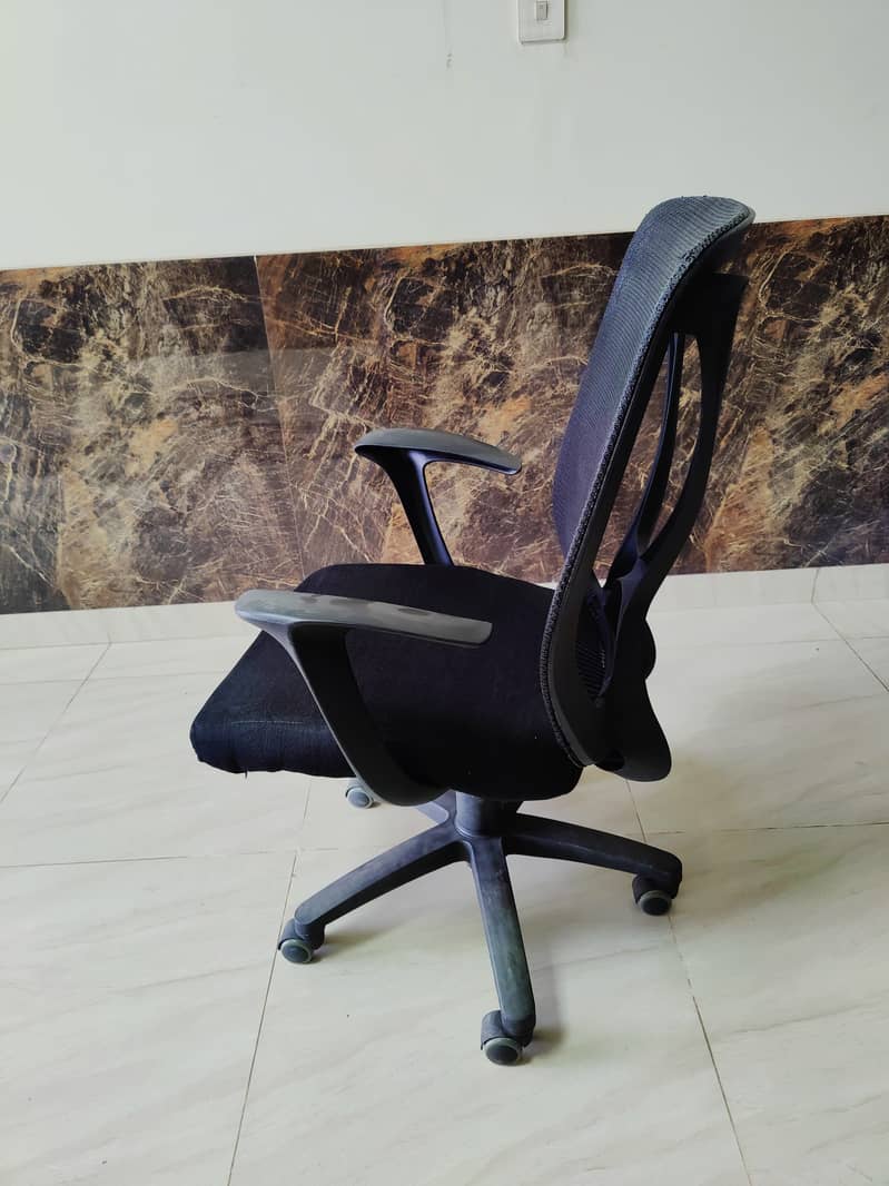 Used Revolving Office Chairs – Comfortable & Durable | Bulk Discount 3