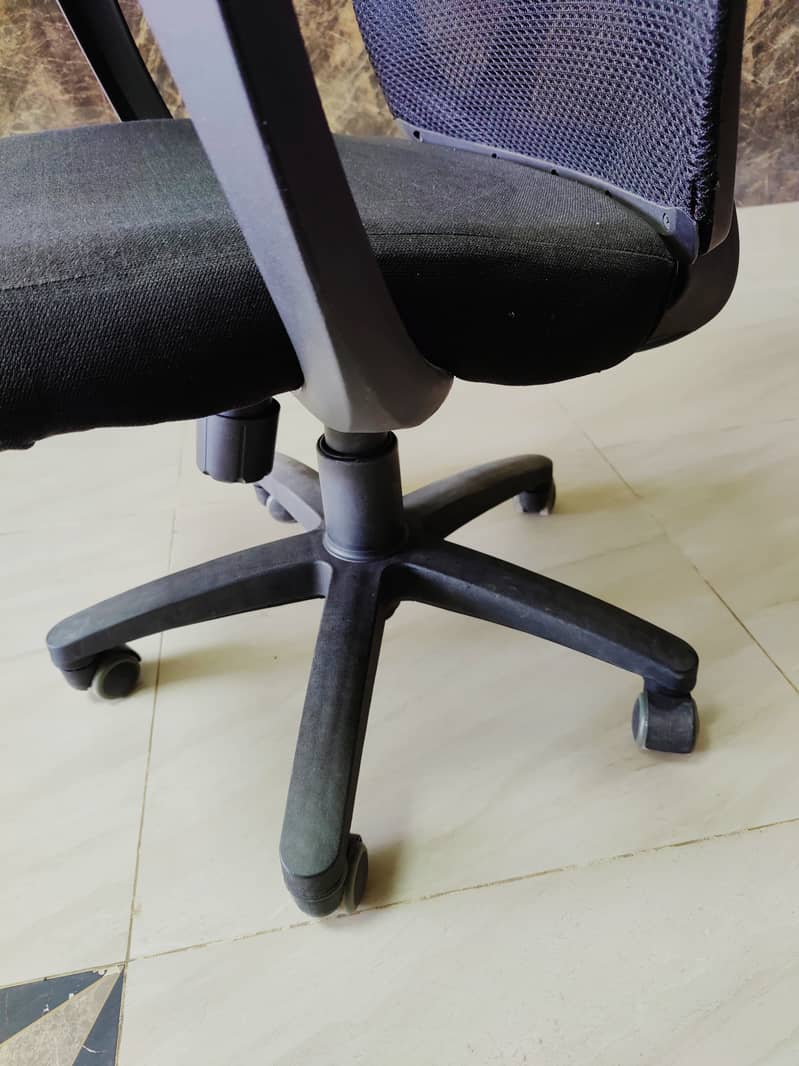 Used Revolving Office Chairs – Comfortable & Durable | Bulk Discount 5