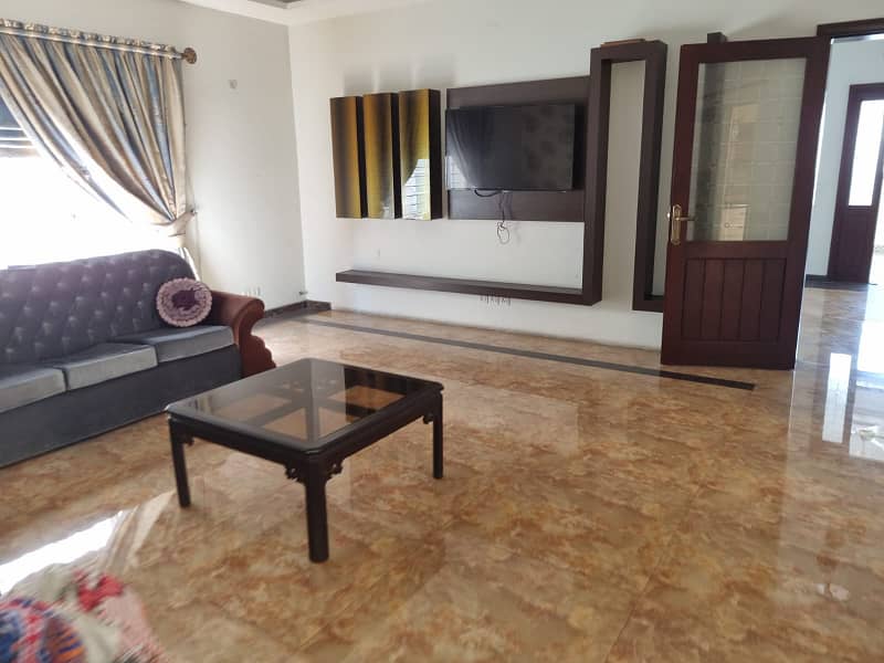 1 Kanal Fully Furnished Upper Portion Lower Portion Lock House For Rent In Bahria Town Lahore. 2