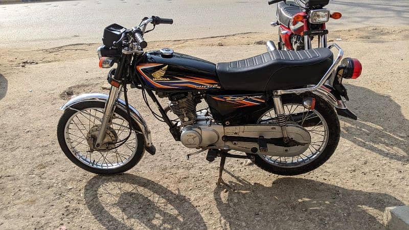 bike achi hi complete file hi contact 03472806123 1