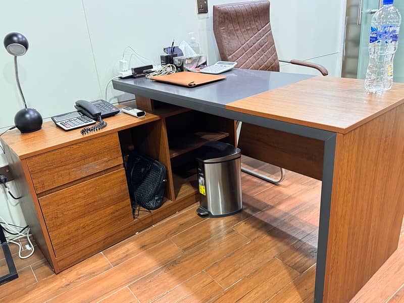 brand new office executive table. Brand “Interwood” 5