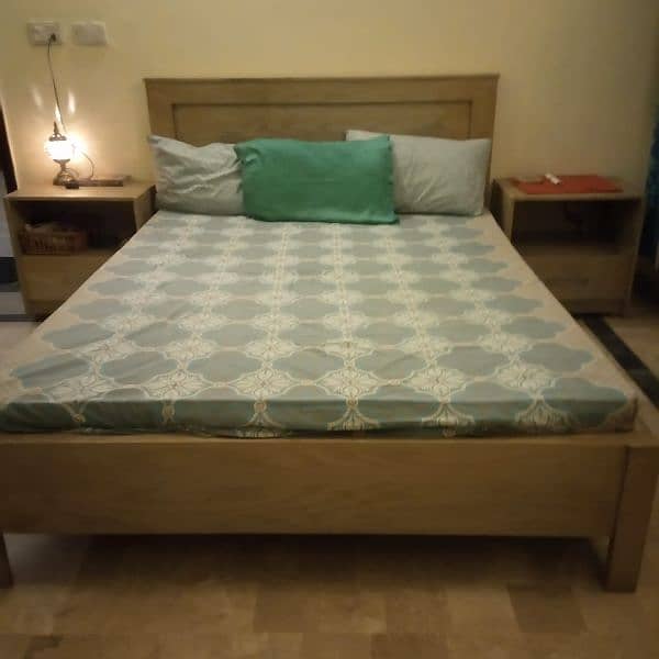 Designr's Bed set for sale 0